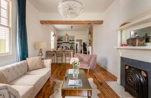 New Orleans House | Elegant Renovated House With Relaxing Courtyard