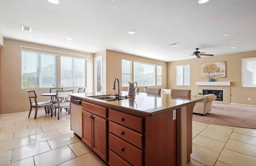 Lancaster House | Elegant Retreat: Grand Castle on 62nd Street - Perfect for Your Escape! #41369