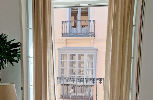 San Felipe Neri Apartment | Elegant Retreat in Malaga‘s Historic Centre