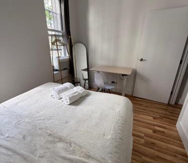 Ukrainian Village Apartment | Elegant Retreat - Sophisticated One Bedroom in Downtown Manhattan's Union Square