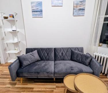 Ukrainian Village Apartment | Elegant Retreat - Sophisticated One Bedroom in Downtown Manhattan's Union Square
