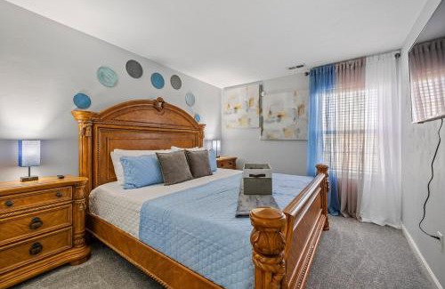 Varina House | Elegant Retreat! Spacious with Outdoor Fireplace!