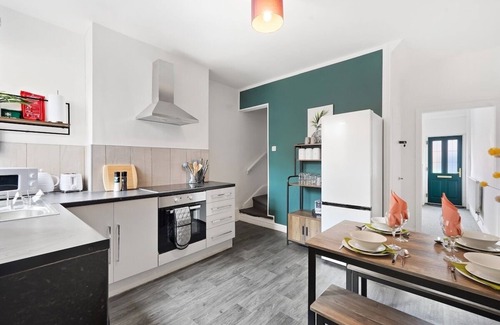 Nottingham House | Elegant Scandi Gem of Nottingham - Sleeps 10