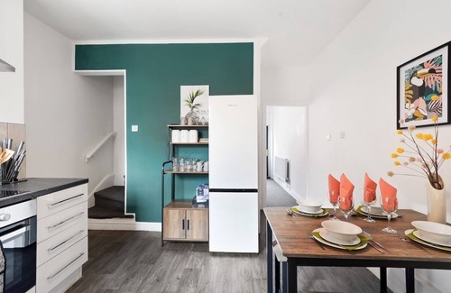 Nottingham House | Elegant Scandi Gem of Nottingham - Sleeps 10