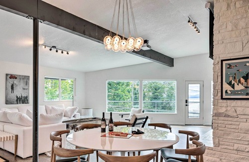 West Queen Anne House | Elegant Seattle Escape < 2 Mi to Space Needle