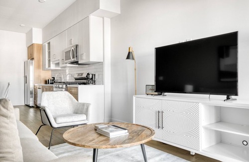 Silver Lake Apartment | Elegant Silverlake 1BR w/W/D & Roof, nr 5 & 10 freeways, by Blueground