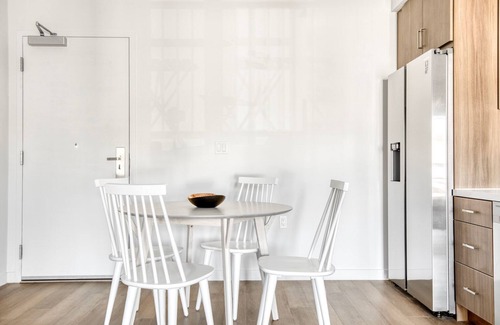Silver Lake Apartment | Elegant Silverlake 1BR w/W/D & Roof, nr 5 & 10 freeways, by Blueground