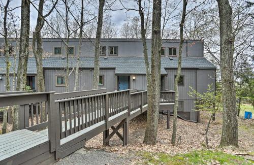 Village at Camelback House | Elegant Ski-InandSki-Out Tannersville Townhome!