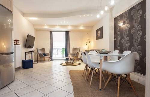 Petralona Apartment | Elegant Spacious 2Bd Apt with Balcony in Petralona