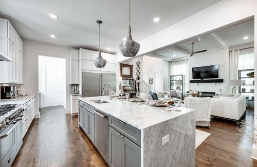Green Hills House | Elegant & Spacious Furnished w/ Garage+Fenced Yard