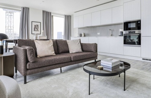 Stratford and New Town Apartment | Elegant Stratford 1BR w/ Security & Gym, nr Train Station, by Blueground