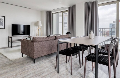 Stratford and New Town Apartment | Elegant Stratford 1BR w/ Security & Gym, nr Train Station, by Blueground