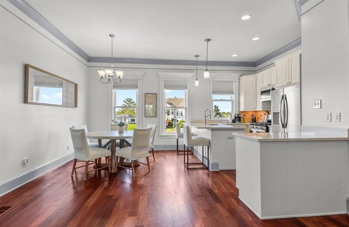 Savannah House | Elegant Townhome, Family Friendly, Quiet