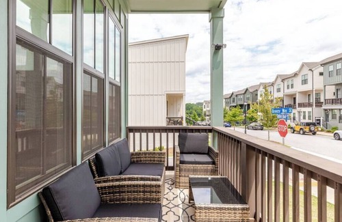 Chosewood Park House | Elegant Townhouse – Near Midtown & ATL Attractions