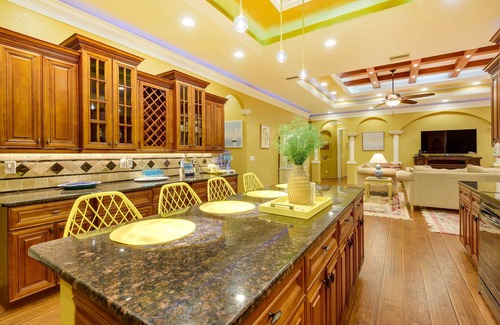 Venice Cottage | Elegant Venice Home w/View - Walk to Beach!