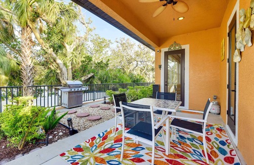 Venice Cottage | Elegant Venice Home w/View - Walk to Beach!
