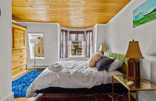 Downtown St. John's House | Elegant Victoria 2br 15ba