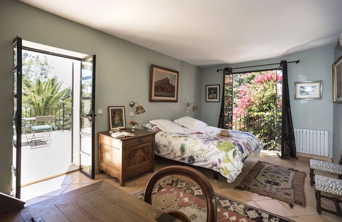 Establiments Villa | Elegant villa near Palma,residential area,private pool and nice garden.