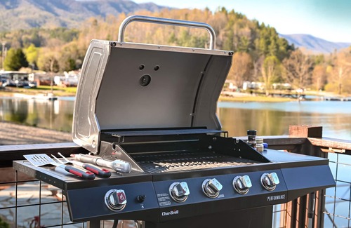 Butler House | Elegant Watauga Lake Airstream