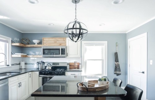 Dry Ridge House | Elegant Williamstown Home 5 minutes to Ark