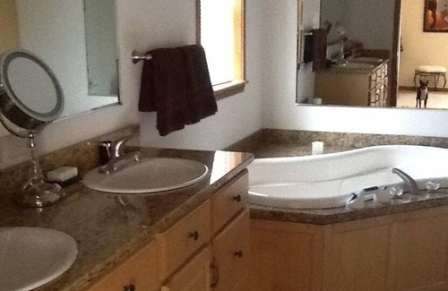Jewett House | Elegant4bedroom home near Windham & Hunter Skiing, biking & hiking