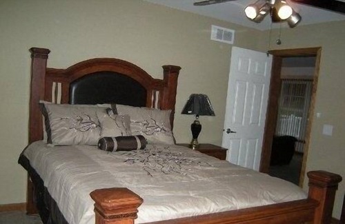 Jewett House | Elegant4bedroom home near Windham & Hunter Skiing, biking & hiking