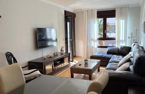 Motril Apartment | Elegante Apartamento en Playa Granada & Golf