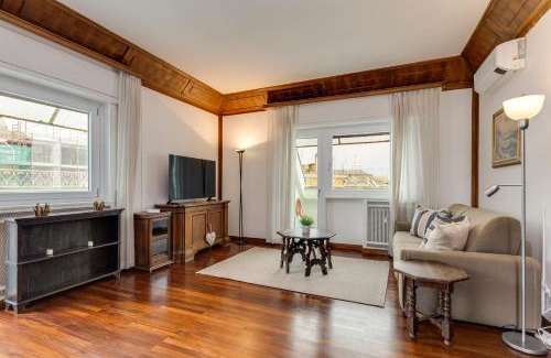 Quartiere XIII Aurelio Apartment | Elegante appartamento 130mq in stile classico