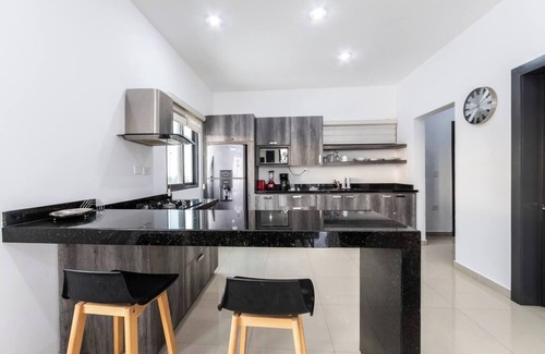 Zona Dorada Condo | Elegante depa en zona dorada