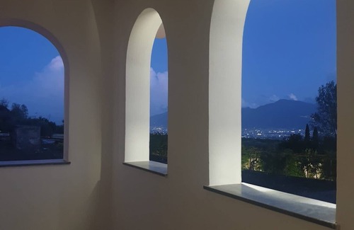 Trecase House | Elegante Villa Posta tra i Percorsi del Parco Nazionale del Vesuvio