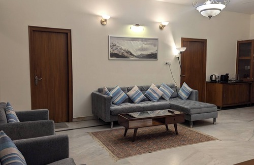 Somajiguda Apartment | Elegantly furnished spacious 3 BHK apartment