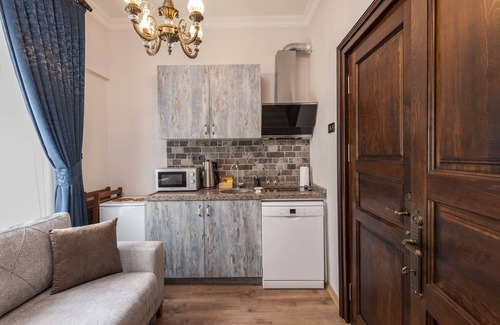 Cihangir Apartment | Element Garden