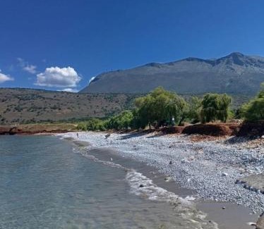 Omales House | Elements of Diros