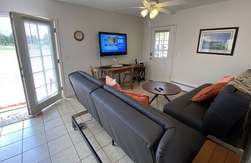 Williams Cottage | Elephant Rocks Golf Cottage