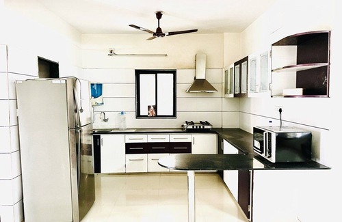 Vadodara Apartment | Elevate Your Stay: Luxurious 8th Floor Penthouse