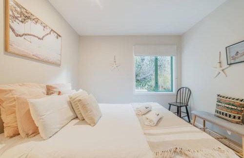 Redcliffs House | Elevated Ocean View Oasis - 3BR 2 Bath Parking
