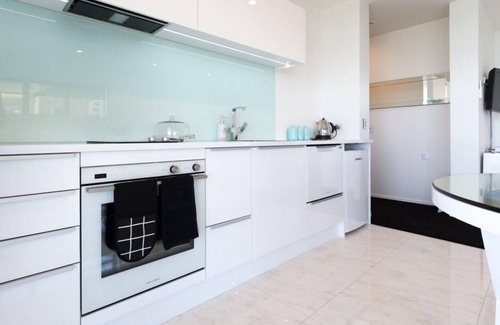 Atawhai Apartment | Elevated Sea View Studio Apartment - Stunning Views over Nelson's Tasman Bay