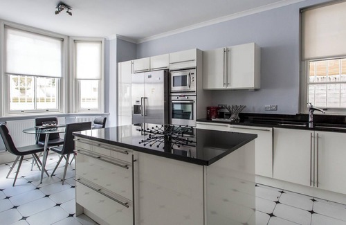 Colville Apartment | Elgin Crescent VIII by onefinestay