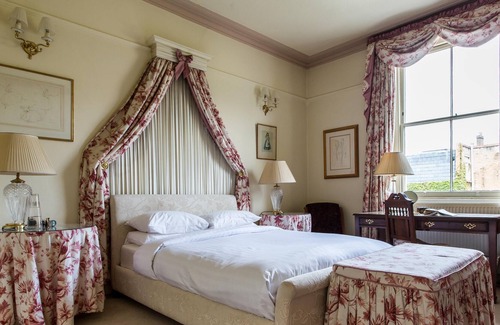 Colville Apartment | Elgin Crescent VIII by onefinestay