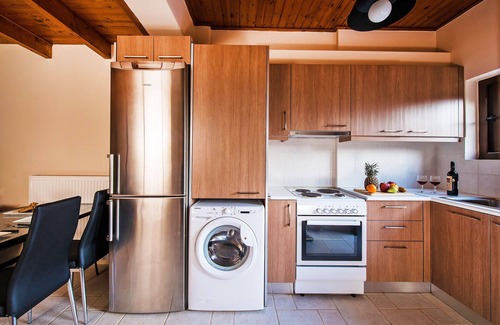 Palaiokastro Villa | Elia 1 maisonette,Near Heraklion, beach & taverns