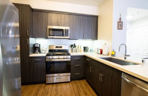 Marina del Rey Apartment | Elite 2 Bedroom Condo At The Heart Of Marina Del Rey, Close To Everywhere!