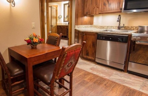Chalet Village North Condo | Elite Condo at the TOP OF THE SMOKIES! ELITE PROPERTY