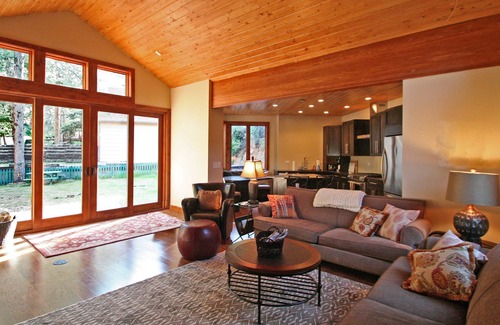 Woodland Park Cabin | Elite mountain retreat, hot tub, walk to waterfalls, hiking, fishing, wildlife.