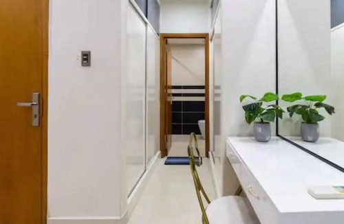 Phu Nhuan Hotel | Elite Saigon - The Parkview near Airport