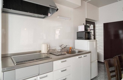 Namba Apartment | Elizabeth Garden