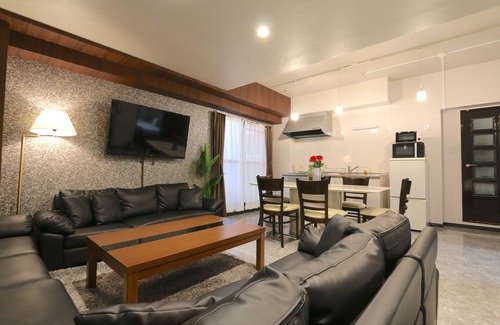Namba Apartment | Elizabeth Garden