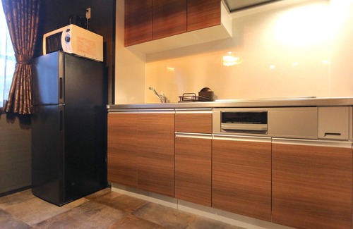 Namba Apartment | Elizabeth Garden