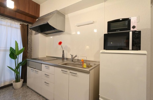Namba Apartment | Elizabeth Garden