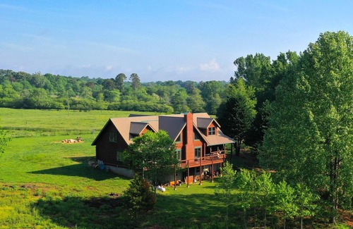 Wiley Cabin | Elk Creek Cabin - 3600 sq ft, 6 acres, end of road easy access, private