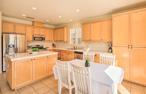 Elk Grove House | Elk Grove House w/Grill ~ 3 Mi to Old Town!